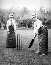 Donne che giocano a cricket, c.1890